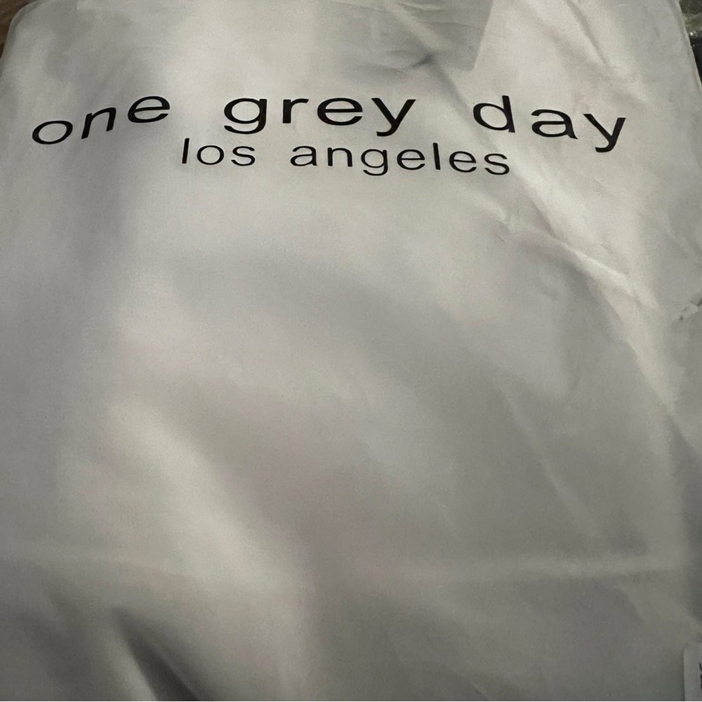 One Grey Day OGD NWT Leon Top in Ivory. SIZE LARGE - Picture 4 of 4